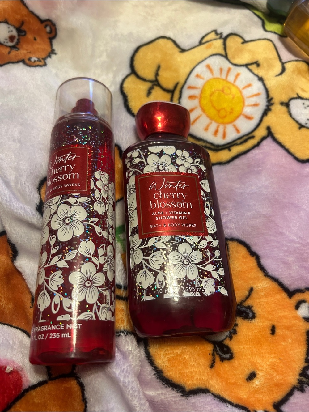 Bath & Body Works Winter Cherry Blossom Body Wash & Fragrance Mist - Red